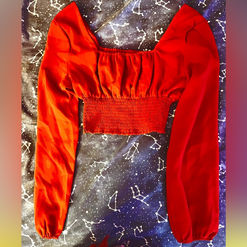 💜✨Host Pick!✨ Red Romwe Scrunched Bust Long Sleeved Cropped Blouse